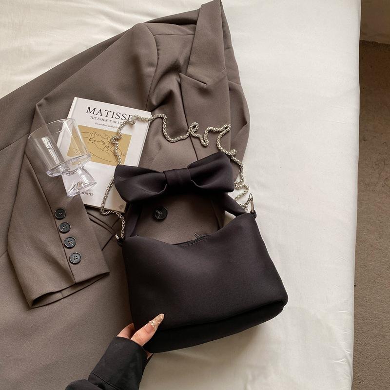

Spring Cute Bow Handbag Women s Sweet Cloud Shoulder Bag Elegant Crossbody Purse Fashionable Versatile Top Handle Bag