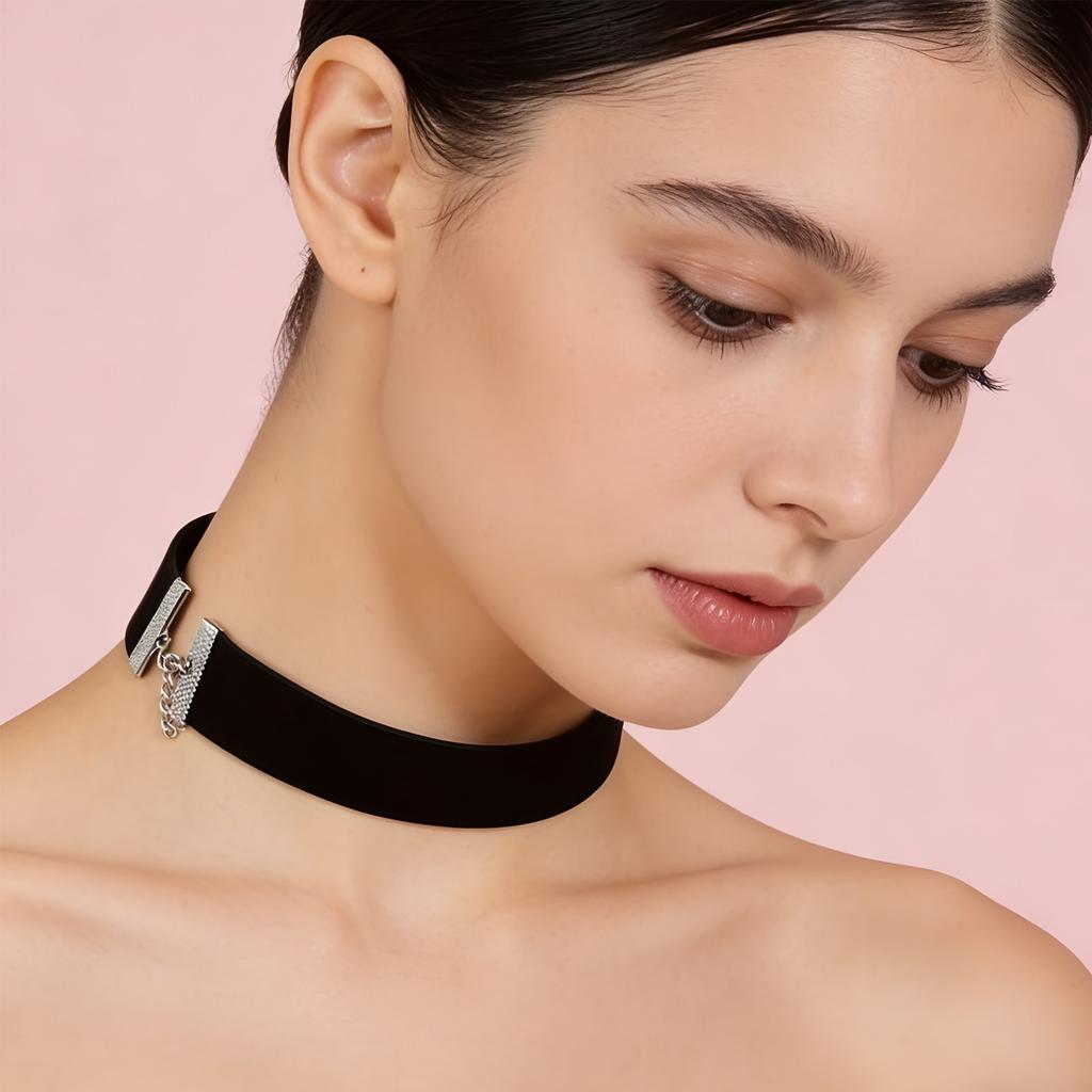 Retro Gothic Velvets Ribbon Necklace Unique Design Adjustable Length Clavicle Chain Mysterious Vintage Accessory