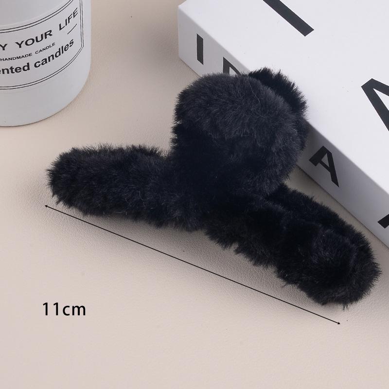 Large Milk Coffee Plush Claw Clip: Fluffy Autumn/Winter Hairpin for Women
