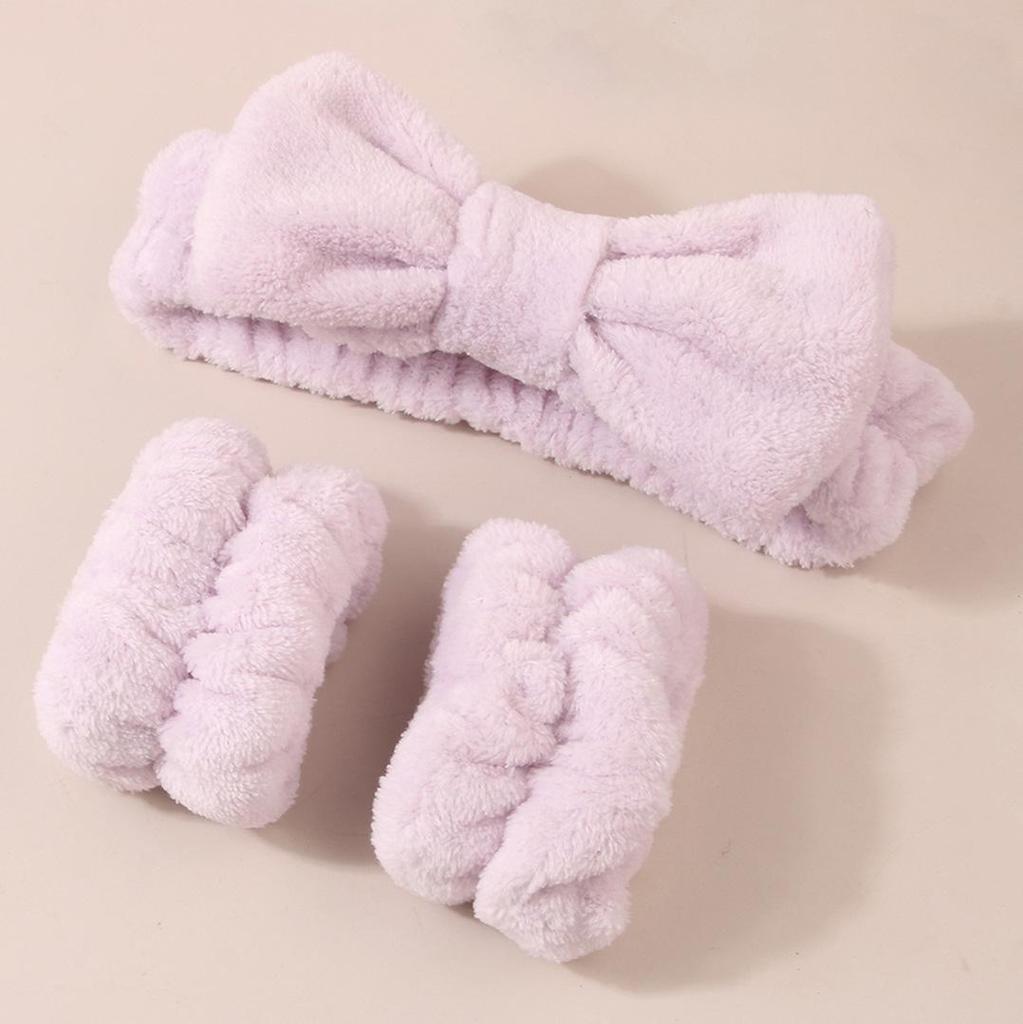 Coral Fleece Face Wash Set: Absorbent Hair Tie, Wristband, and Moisture-Proof Skincare Tool.