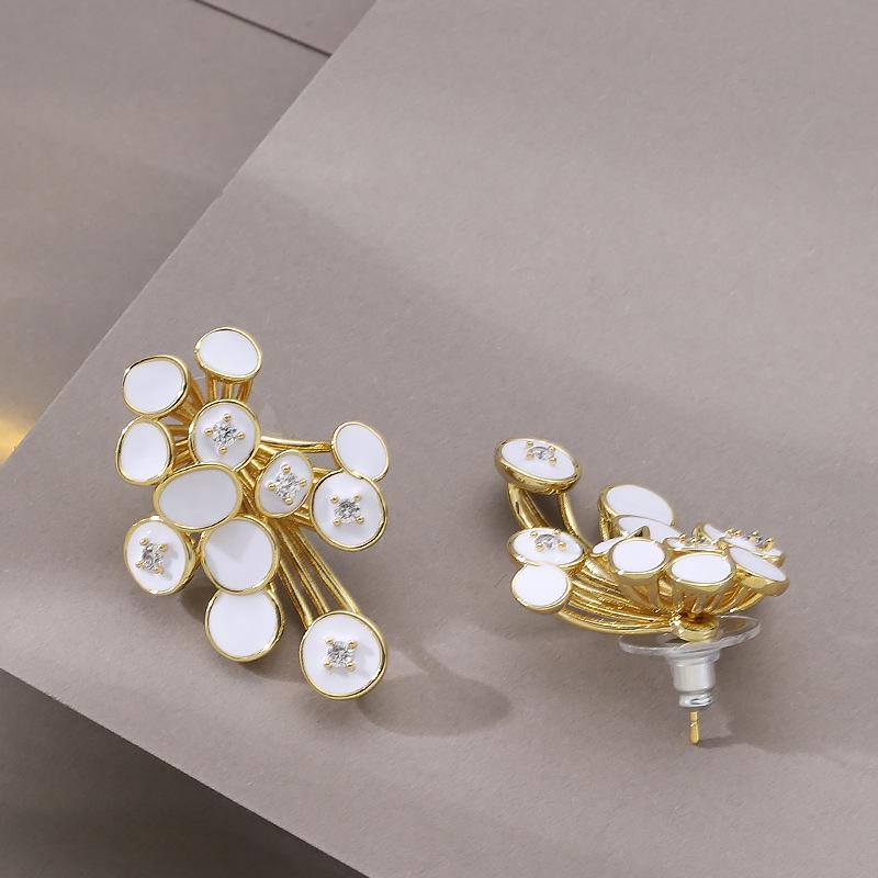 

National style personality new Chinese style enamel drip glaze coral water lily flower earrings elegant atmosphere court style fashionable earrings белый