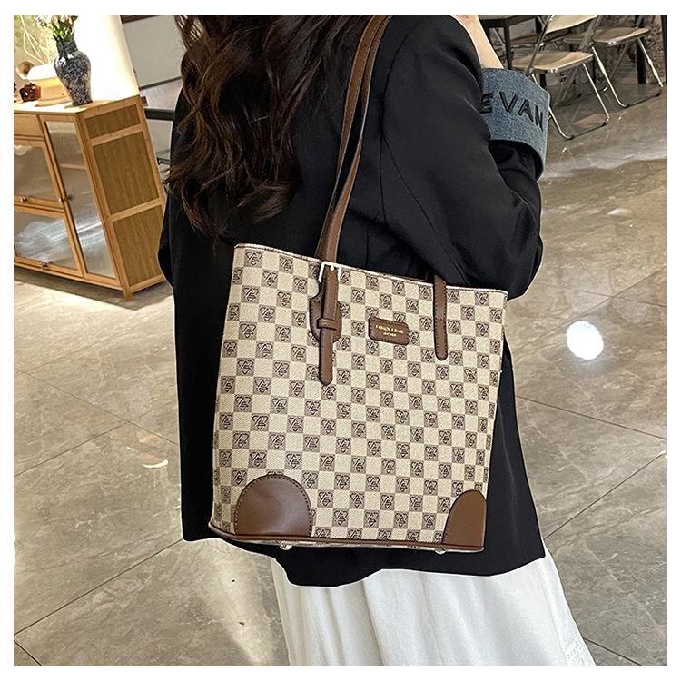Retro Flower Print Large Capacity Tote Bag - High-End Fashion Handbag for Students