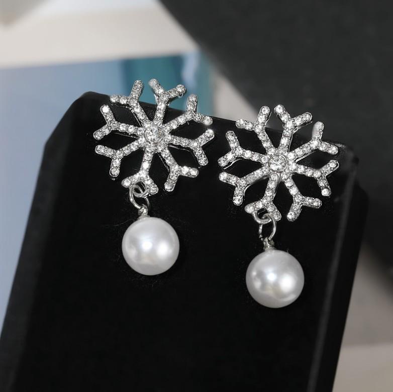 S925 Silver Needle Korean Personality Snowflake Pearl Earrings 2025 Fashion Temperament Earrings Simple Earrings Women