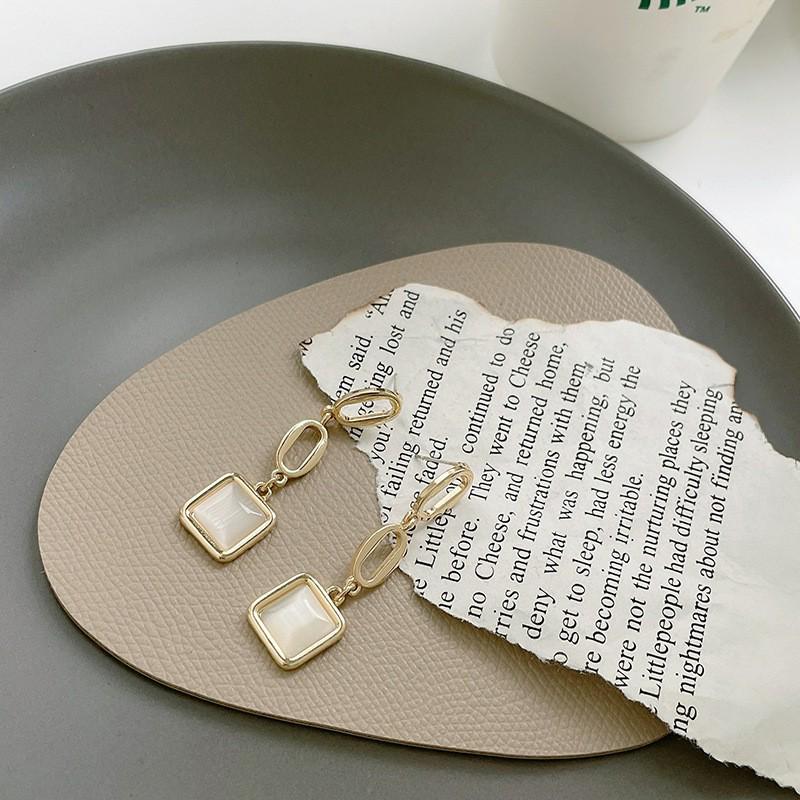 Silver Needle Geometric Cat's Eye Tassel Earrings for Women - Unique Design