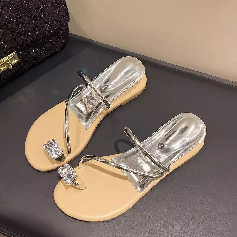 

Flat-bottomed high-heeled rhinestone cover toe cool slippers women s summer outer wear New year s new fairy style French niche sandals 39 серебряный