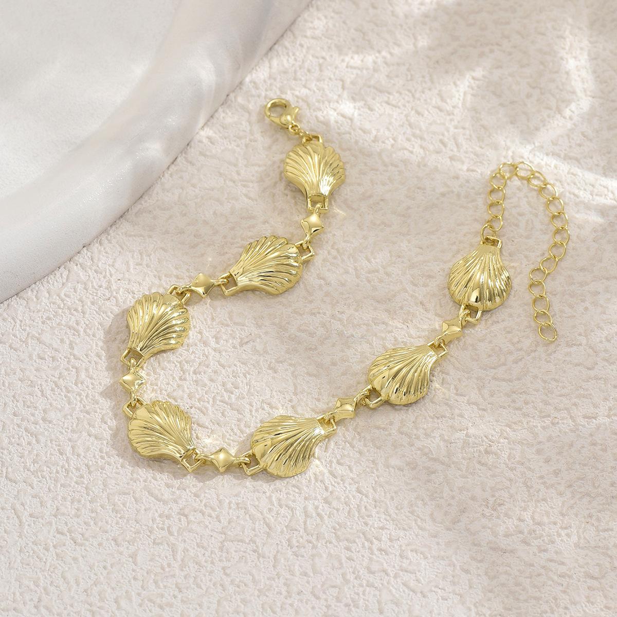 

Пляжный ветер Женский браслет Универсальный Премиальный дизайн ракушки Геометрический браслет Нишевая модная бижутерия