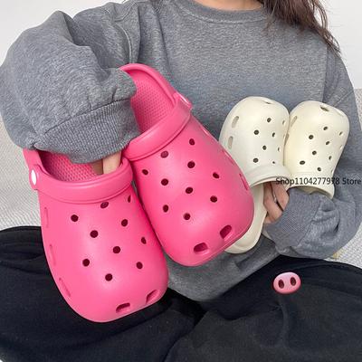 Fashion Women and Men's Hole Shoes 2025 Summer Non-Slip Outdoor Sandals Closed Toe Shit Feeling Beach Slippers Thick Bottom Soft Bottom