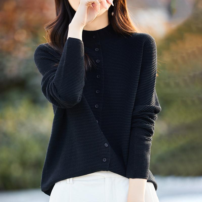 Leichte Strickjacke für Damen aus 50 % Wolle und 50 % Maulbeerseide – vielseitige Strickware für 4 Jahreszeiten für ganzjährigen Komfort und Stil