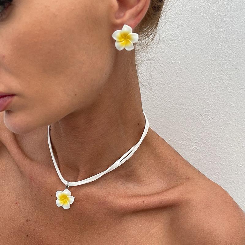 Romantisches Blumenanhänger-Halskettenset Harzschmuck Seilkette Choker Mit Ohrringen Elegant Frauen Süß Lieblich Sommer Strandmode Boho Schmuckset