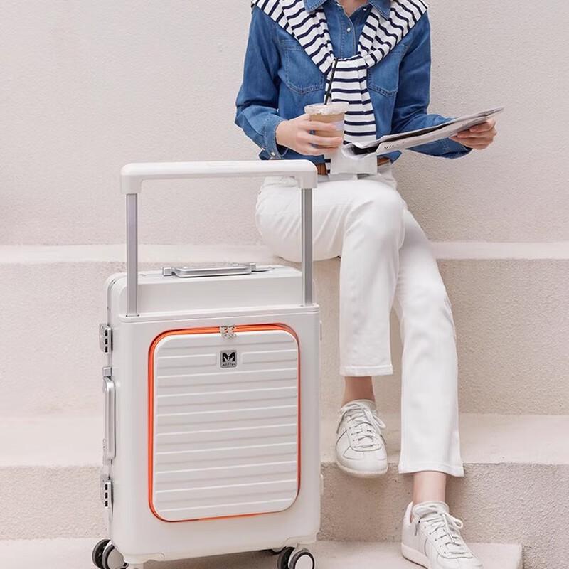 Mark Fairwhale MK818 Rear-Opening PC Luggage