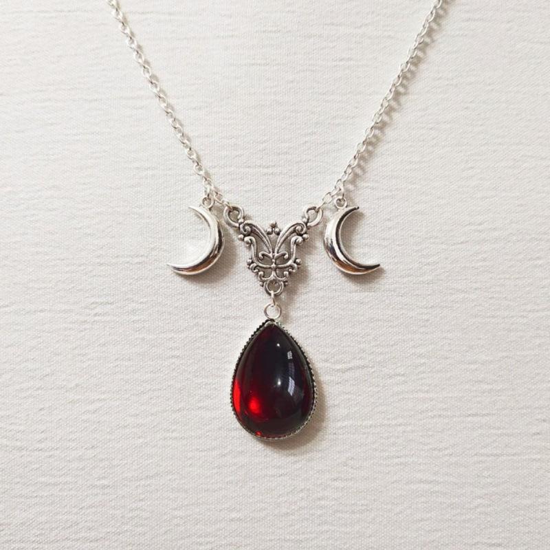 European & American Triple Moon Goddess Gothic Necklace