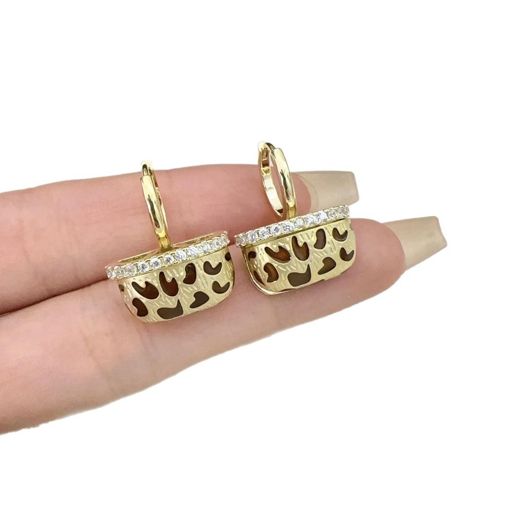 New Stylish Zircon Bag Ear Cuffs: Women's Fashion, Light Luxury, High-End, Versatile, and Trendy Earrings.