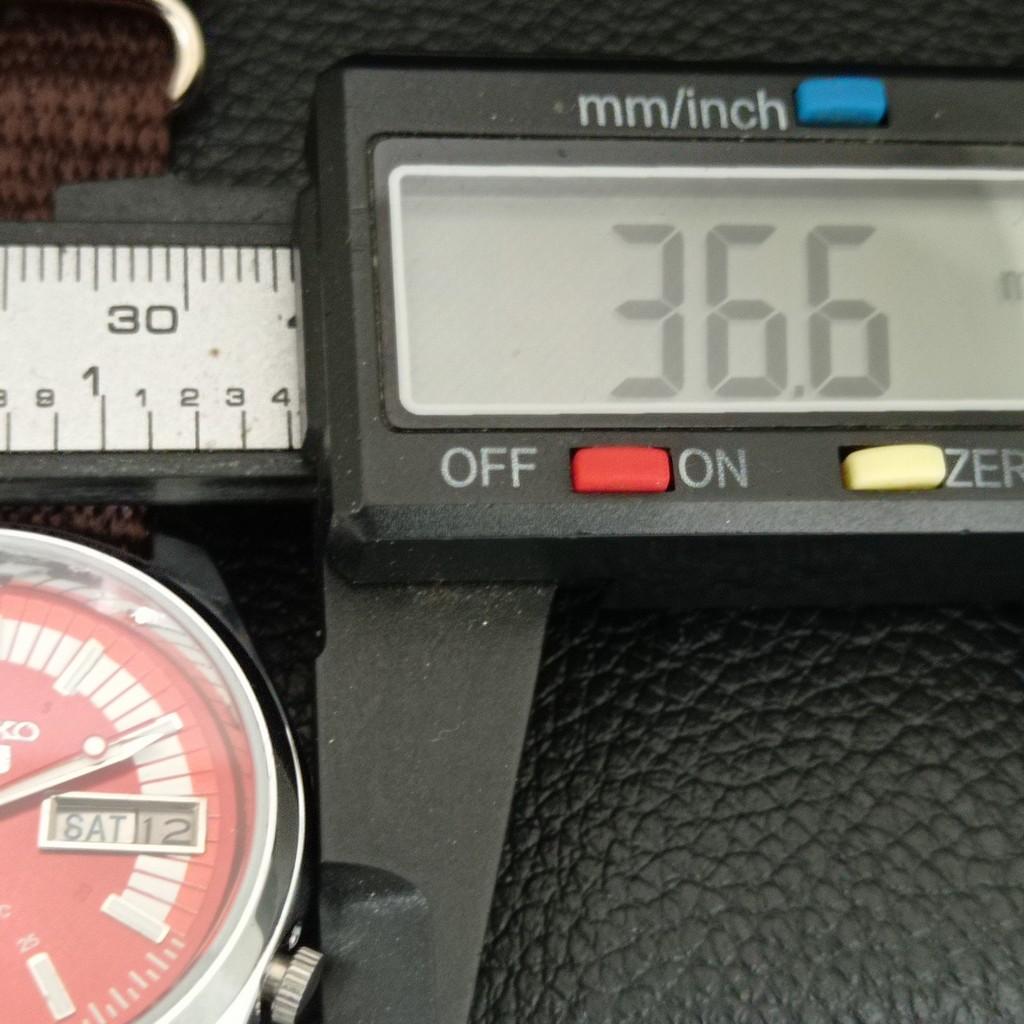 SEIKO 5 AUTOMATIC 7009A VINTAGE REFURBISHED JAPAN MENS RED DIAL WATCH a445819-1