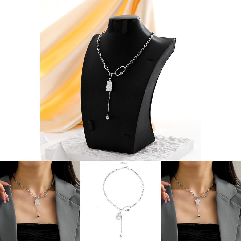 Elegante Silberne Geometrische Anhänger Halskette Mit Kreativem Anhänger Für Modische Frauen