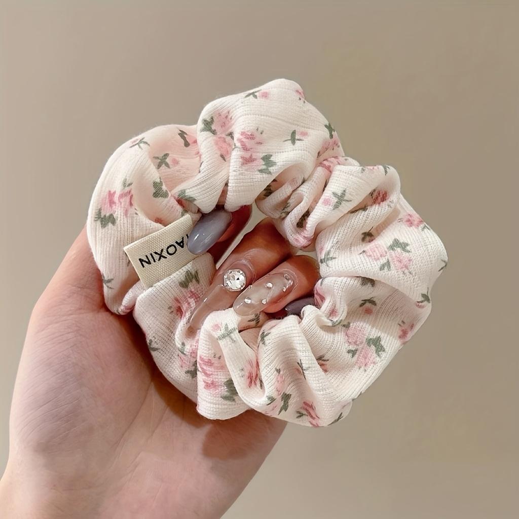 

Милая розовая резинка для волос с цветочным принтом - Мягкая ткань, Причудливый дизайн с бабочками и цветами, Идеально подходит для хвостиков и пучков, Стильный аксессуар