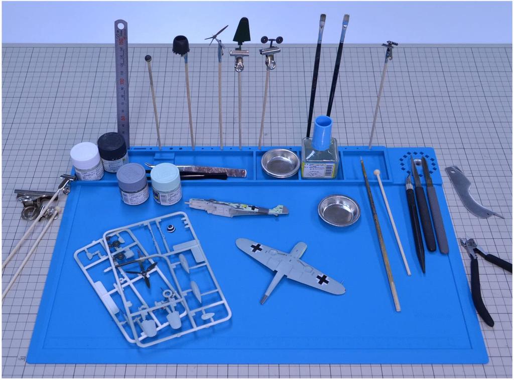 Doyusha Amazing! Hobby Silicone Mat L Hobby Tool Blue