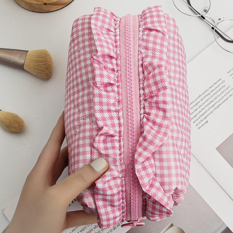 Plaid Quilted Makeup Bag, Large Capacity Portable Travel Toiletry Pouch