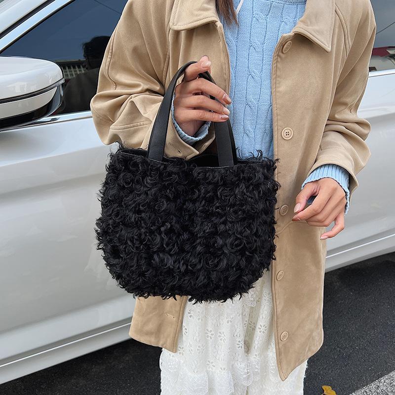 Niche High-end Handbag Small Bag Women's 2025 New Autumn and Winter Plush Bag Fashionable Simple Handbag