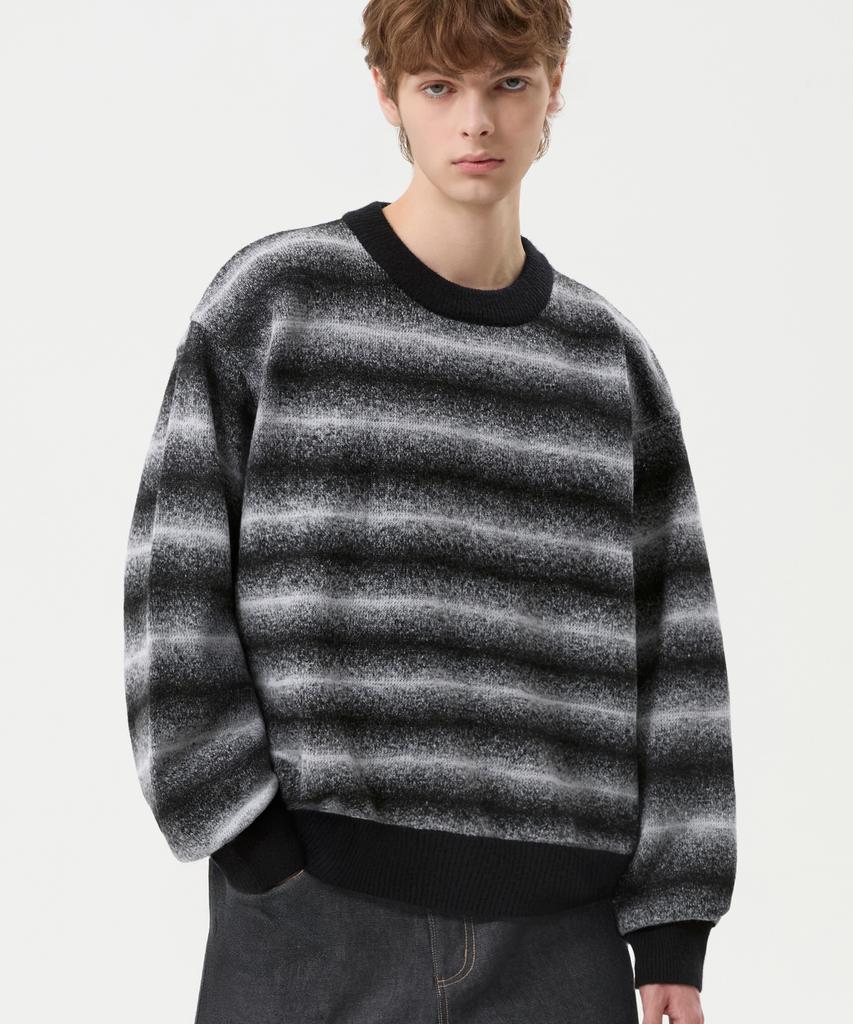 TRILLION Washable Gradient Stripe Crewneck Knit_Black