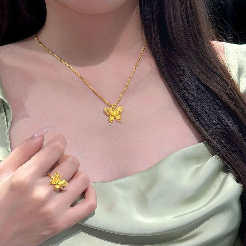 Light Luxury Exquisite Butterfly Necklace for women Romantic Designer Trendy Design Pendant collarbone Party Wedding Jewelry