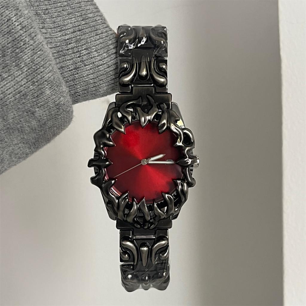Moderne Gothic-Metalluhr mit Quarzwerk für erwachsene Mode-Enthusiasten