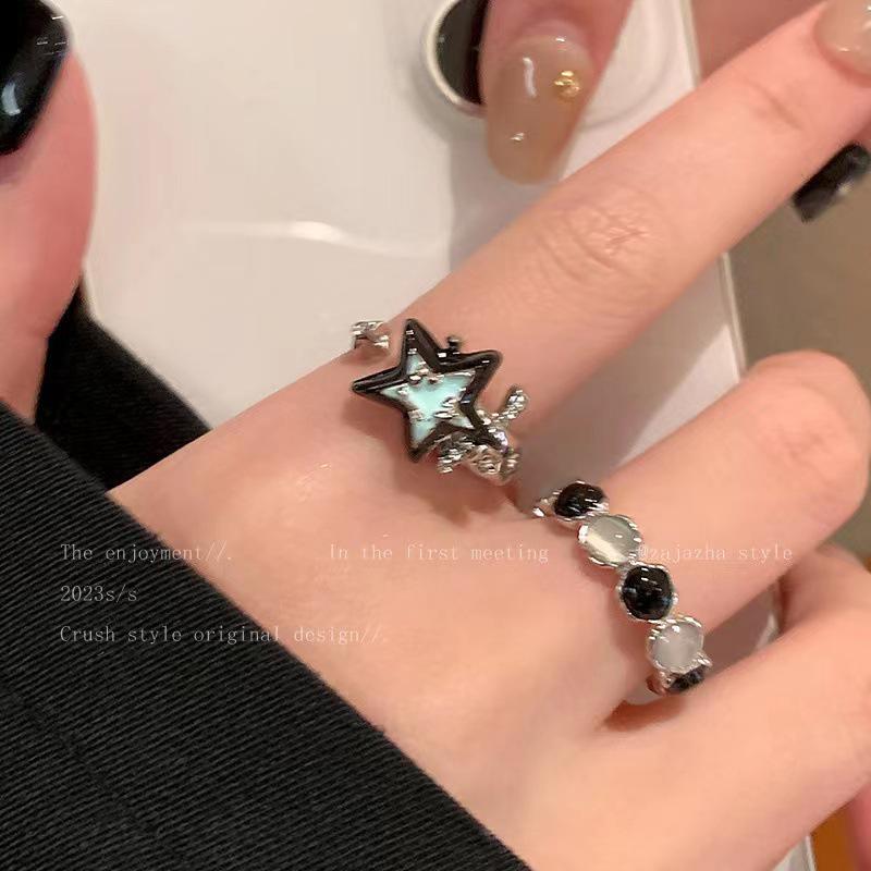 Niche Design Butterfly and Snake Rings: Stylish High-End Jewelry Set for Trendy Girls