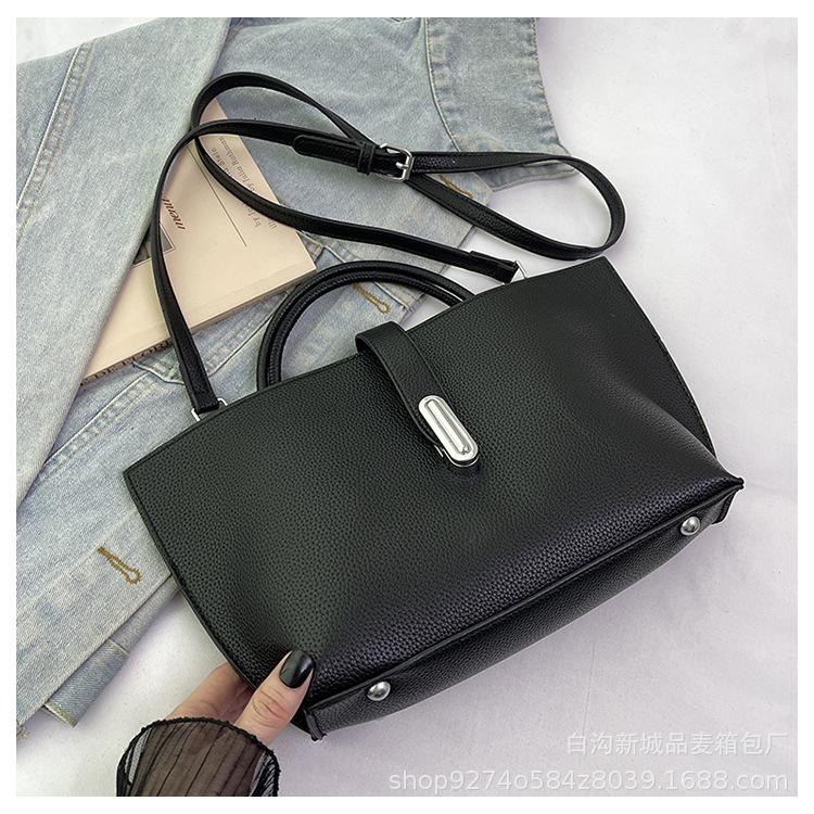 

Summer popular small bag women s 2025 new exquisite versatile messenger bag super fire portable wing bag чёрный