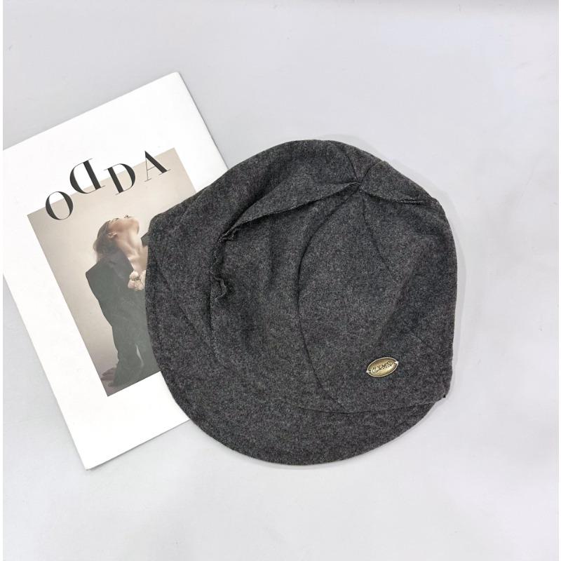 25 Early Autumn New Retro Cloud Hat Women's Simple Metal Small Label Show Face Small Versatile Newsboy Hat