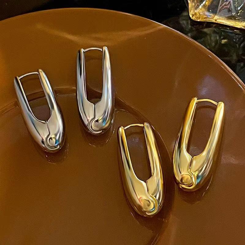 Elegant European Gold Water Drop Earrings for Women - High-End Metal Backs, Light Luxury Commuting Ear Jewelry