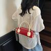 Nischdesignväska dam ny mode mångsidig axelremsväska high-end känsla kontrastfärg bärbar baguetteväska