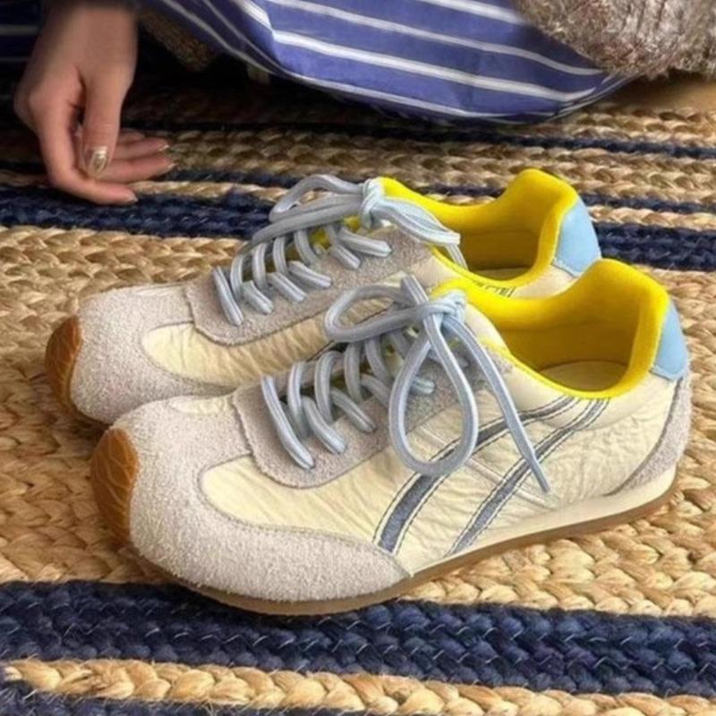 New Soft Leather Versatile Sports Shoes and Flat Casual Sneakers for Women in Early Spring