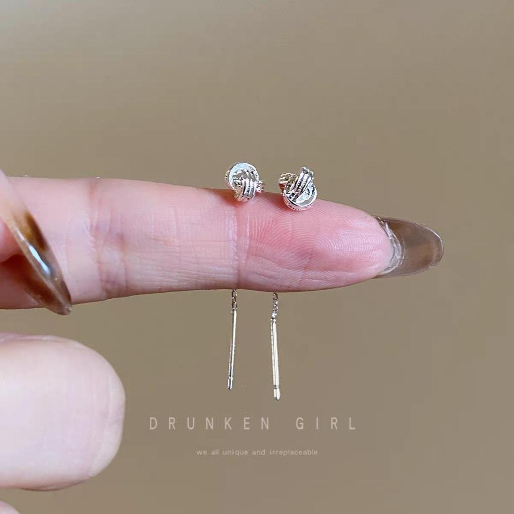 "Exquisite 2025 Su Earrings: Simple, Elegant, and Luxurious"