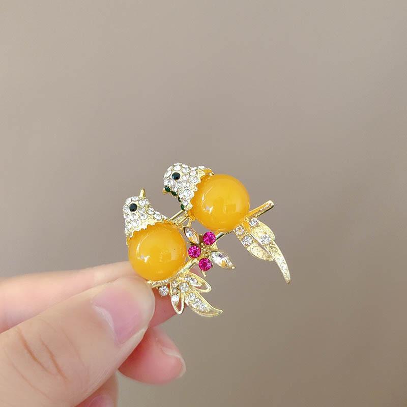 Brooch High-End Sense Niche Small Fragrant Corsage Retro Temperament High-End Pin Exquisite Accessories Versatile