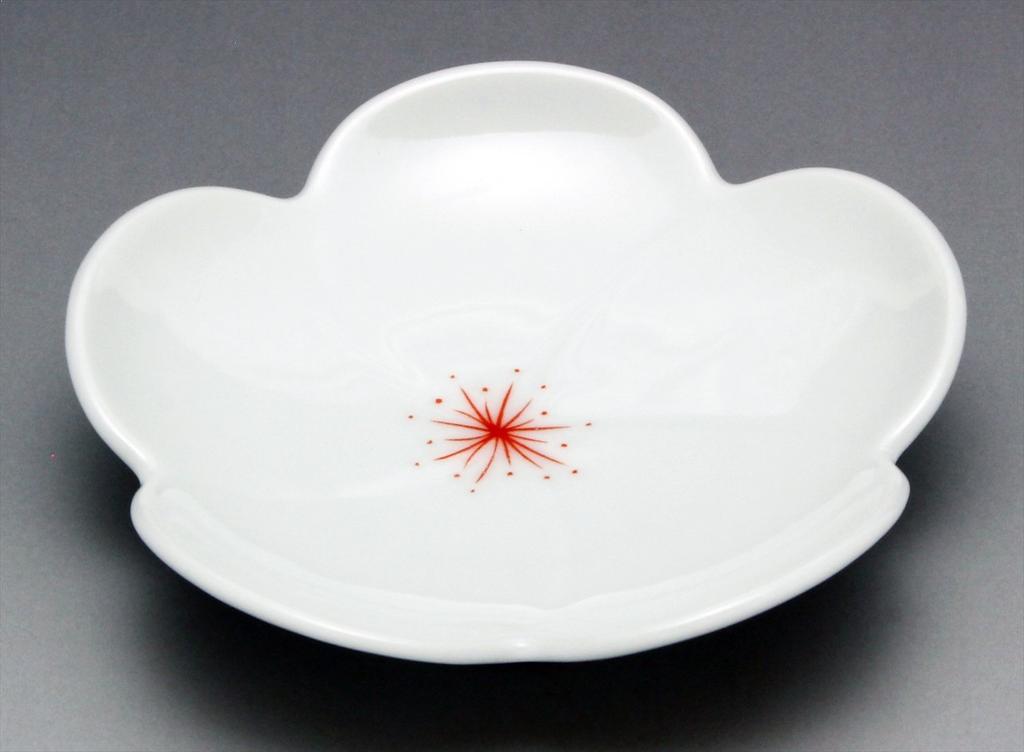 Arita ware Koraku kiln small plate red flower thread 96777 plum-shaped