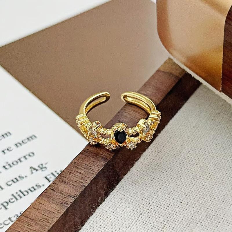 Medieval Vintage Retro Stacked Colored Zircon Temperament Ring Female Niche Design Sense Light Luxury Colored Treasure Ring