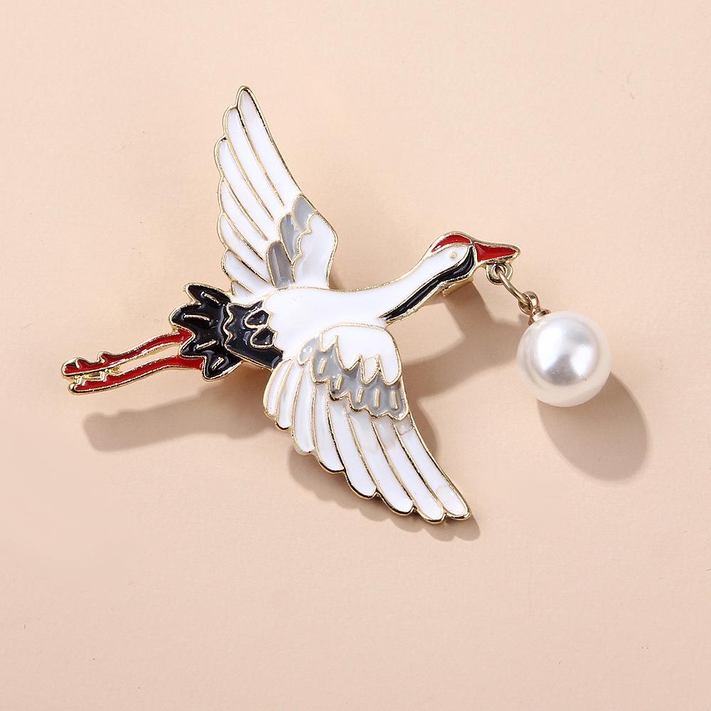 Chinese Style Crane Brooch Vintage Pearl Metal Pin Corsage Clothing Accessories Female Long-Lasting Color Exquisite Hypoallergenic Brooch BFF Gift