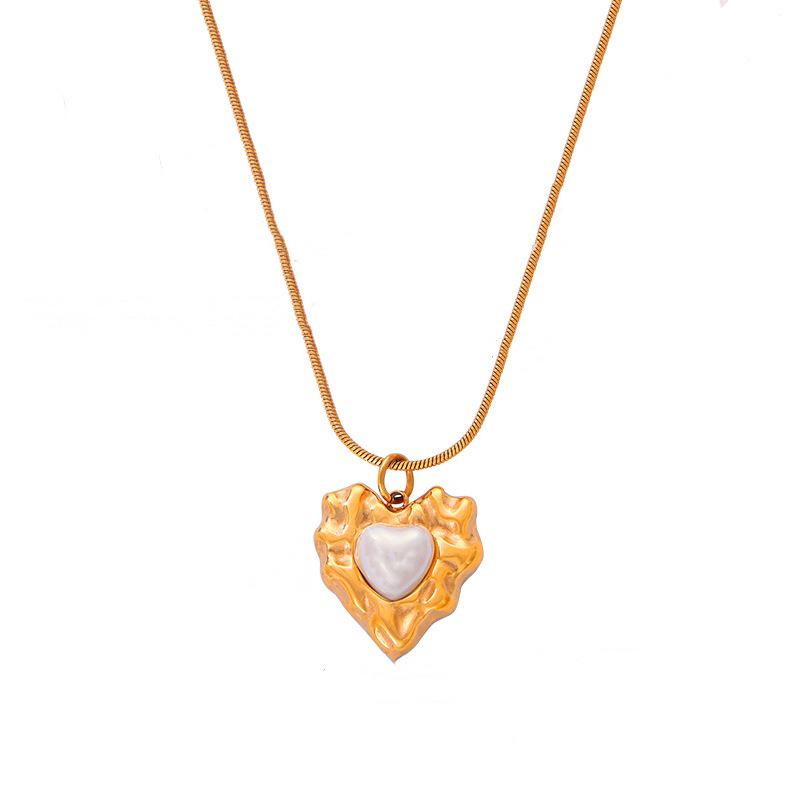 Elegant Pearl Pleated Heart Pendant Necklace - Versatile Clavicle Chain with a Luxurious Niche Style золотой