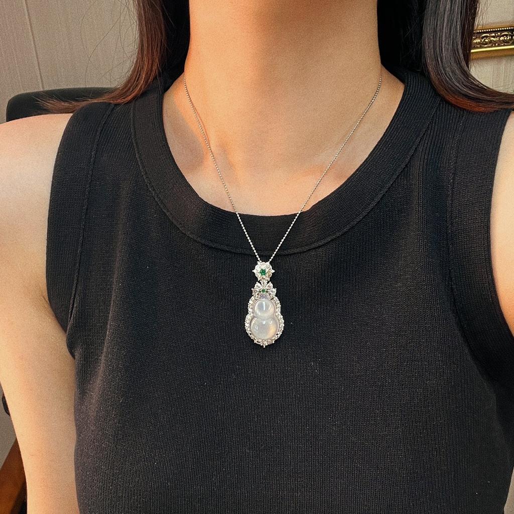 Jade White Ice Light Natural White Chalcedony Pendant Agate Pendant, Real Shot