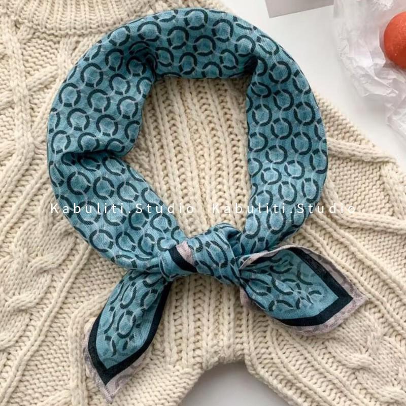 70x70cm Lightweight Square Scarf Women Vintage Black Floral Print Silk-Feel Neck Wrap UV Protection Stylish Accessory