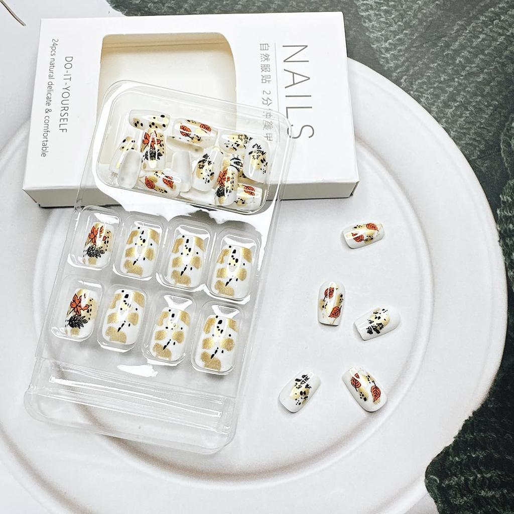 24 Pcs Maple Leaf Press On Nails Short Square Fall Leaves Fake Nails Glue On Nails Autumn Acrylic Nails with Gold Foil Designs Reusable Maple Leaves