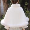 Châle Cape en Fourrure pour Mariée d'Hiver - Cardigan Blanc pour Mariage ou Demoiselle d'Honneur.