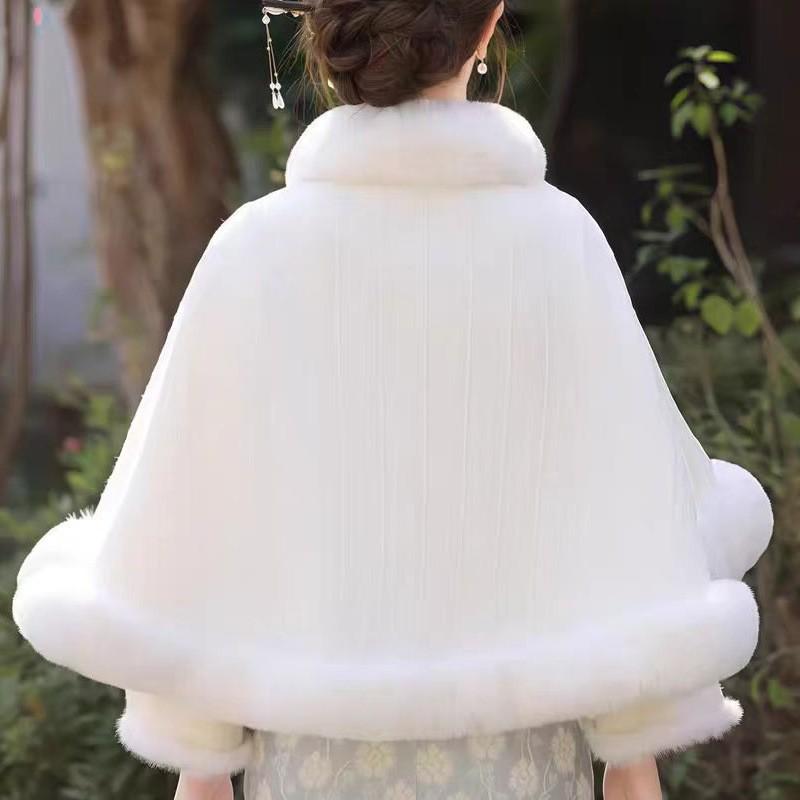 Châle Cape en Fourrure pour Mariée d'Hiver - Cardigan Blanc pour Mariage ou Demoiselle d'Honneur.