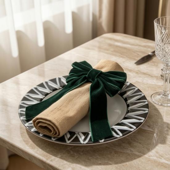 Festive Dining Table Accessories 6Pcs Velvet Bow Napkin Rings, Christmas Fabric Holders, Red Holiday Home Accents Green Rings for Dinner