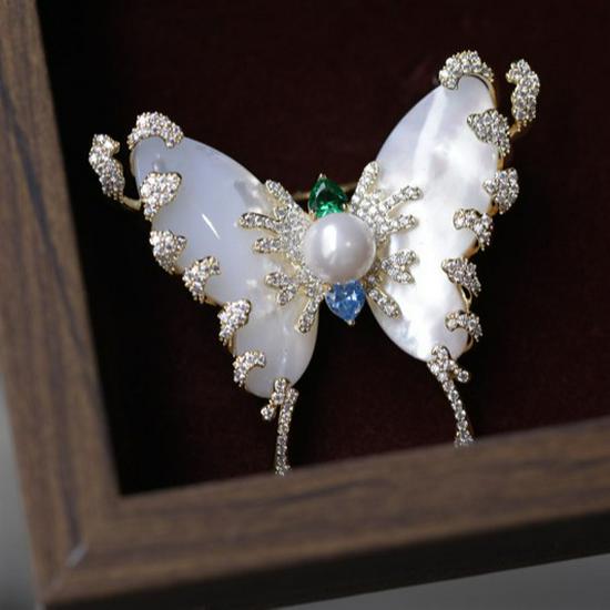 Bo Xin Yun Luxury Natural Shell Mother-of-Pearl Butterfly Brooch for Women, European American Style