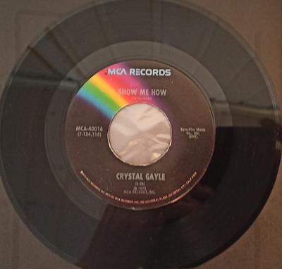 7-Zoll Schallplatte CRYSTAL GAYLE - Show Me How MCA40016 MCA Records 1973 US Folk Gebraucht