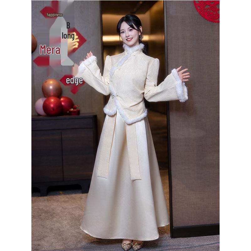 Women's Velvet Long-Sleeve Bridesmaid Dress for Autumn/Winter 2024