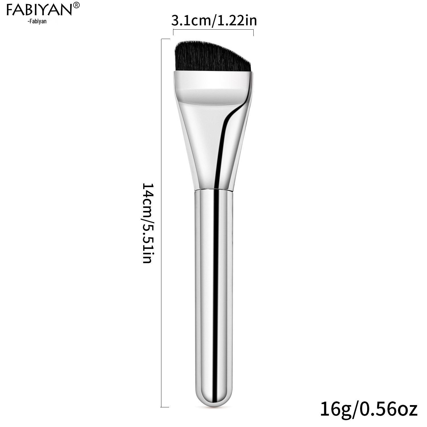 

Скошенная кисть для тональной основы и консилера - Бесследное нанесение для профессионального макияжа