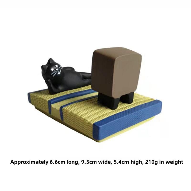 Tamamitsu Cat Resin Phone Stand With Artistic Design For Gift And Decor