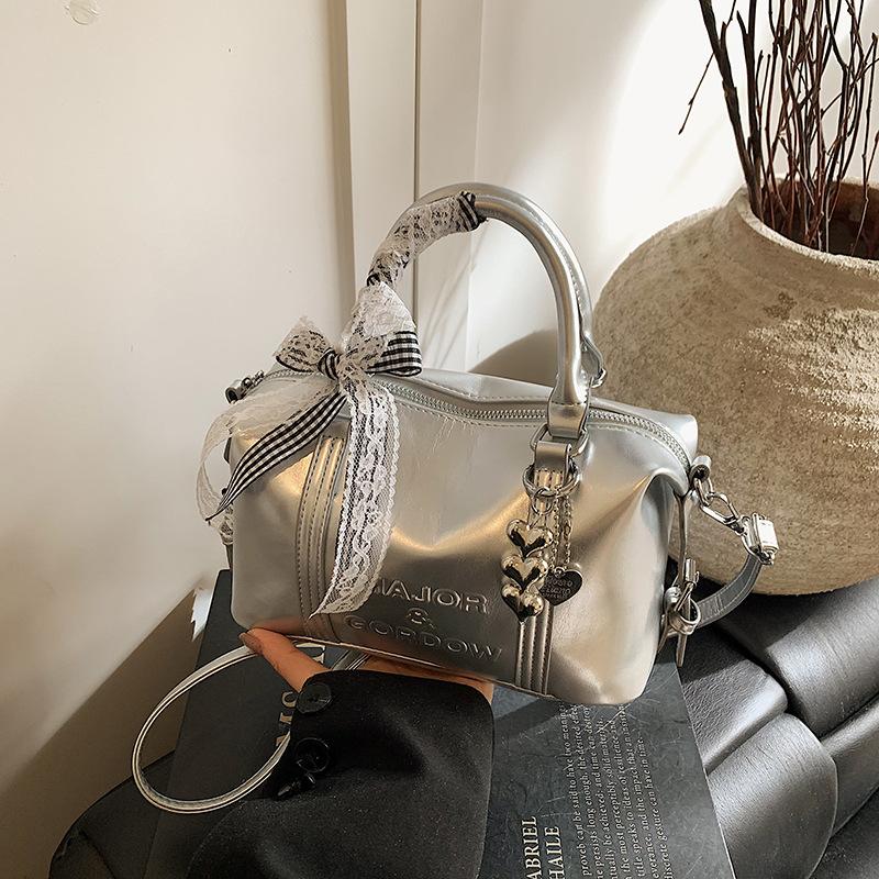 Fashion niche hand carry bowling bag women 2025 new Korean version trend high-end shoulder bag versatile messenger bag