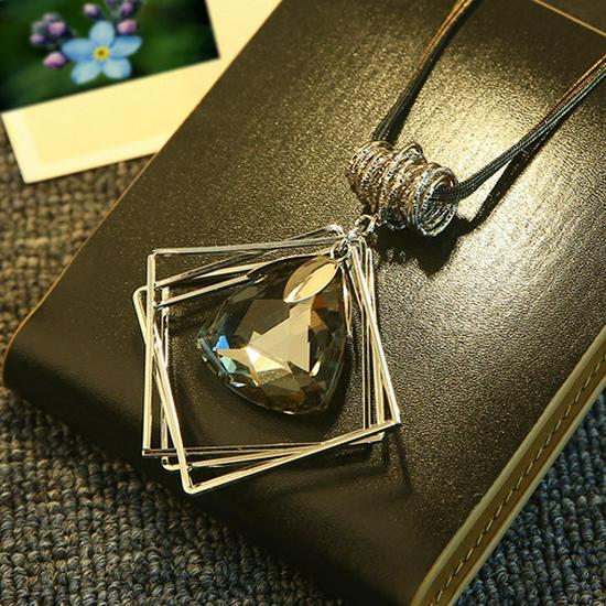 Elegant Cross-Border Sweater Chain: Luxury Women's Long Necklace - Versatile, Chic Autumn/Winter Accessory